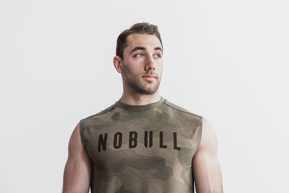 NOBULL Kolsuz Tişört Erkek - Yeşil Ordu Camo - Turkiye (JGD-964358)